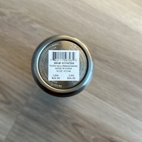 Starbucks Christmas 2023 Collection Festive Stainless Steel Tumbler 16 Oz. - Picture 4 of 8